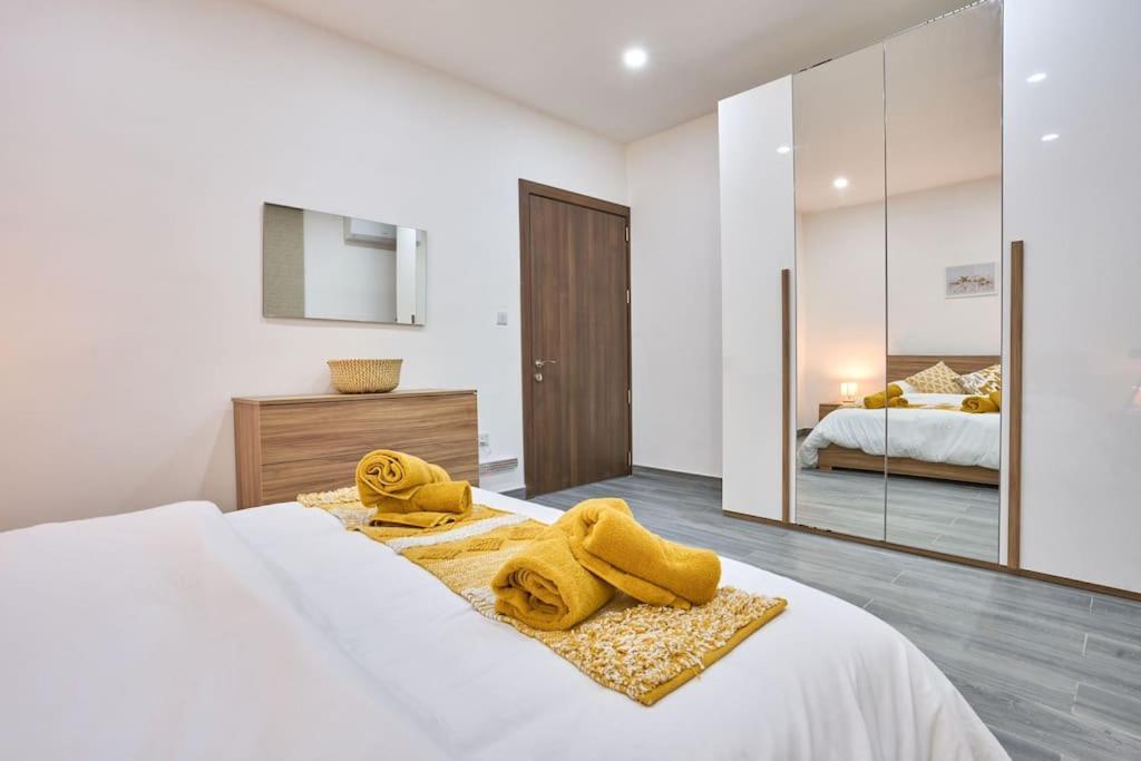 Two Bedroom Apartment In Xemxija, St. Paul'S Bay Luaran gambar