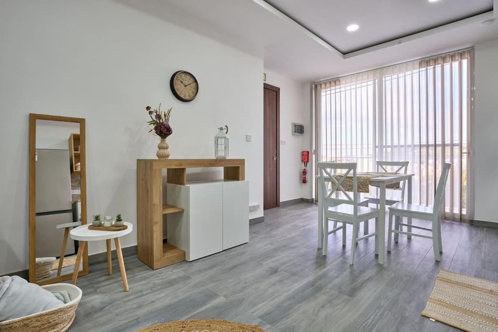 Two Bedroom Apartment In Xemxija, St. Paul'S Bay Luaran gambar