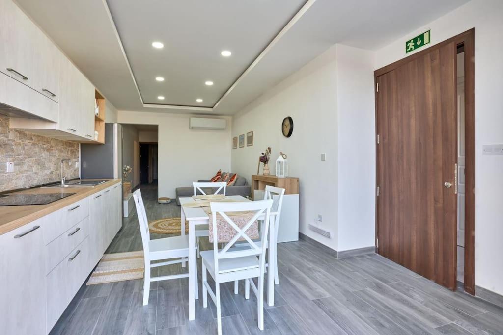 Two Bedroom Apartment In Xemxija, St. Paul'S Bay Luaran gambar